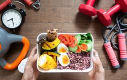 اهمیت رژیم غذایی اصولی و ورزش در دوره های کاهش وزن