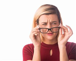 آستیگماتیسم چیست ؟