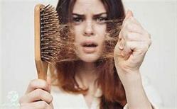 چه چیزی موجب ریزش مو پس از کاهش وزن می شود؟